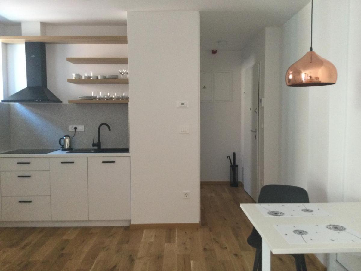 Lovely Studio Appartment With Patio Near The Sea Koper Exteriör bild